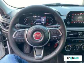 FIAT Tipo Cross Essence